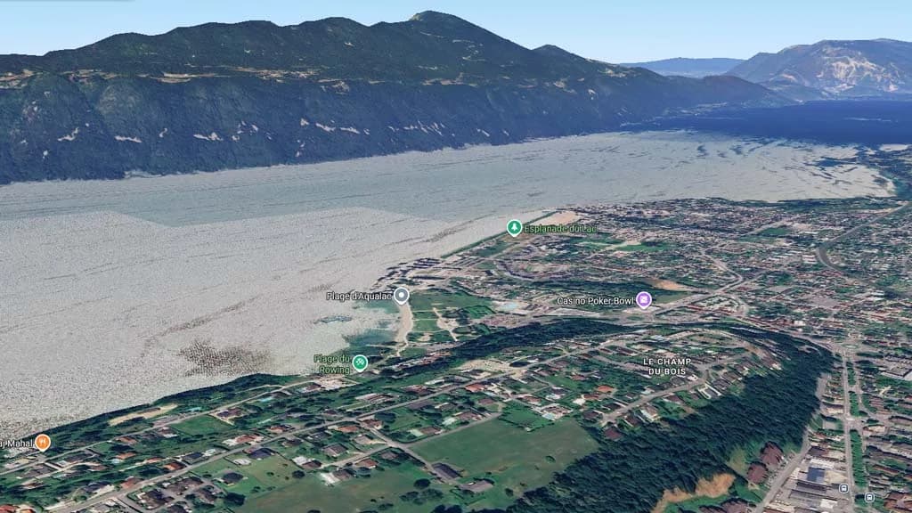 Vue aérienne Google Earth du lac du Bourget à Aix-les-Bains